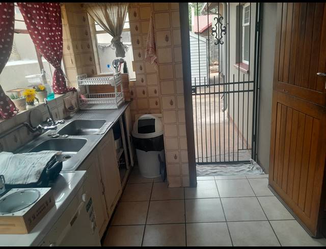 4 BEDROOM HOUSE FOR SALE IN PROTEA PARK